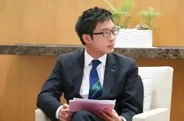 霍启山:恋过章子怡,错过何超莲,38岁依旧单身,他在追求什么?