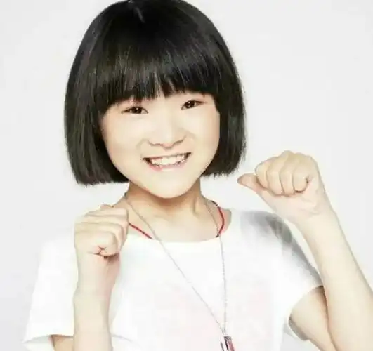 小女童短发发型图片大全(适合10-12岁的女生儿童短发发型,简洁又漂亮!