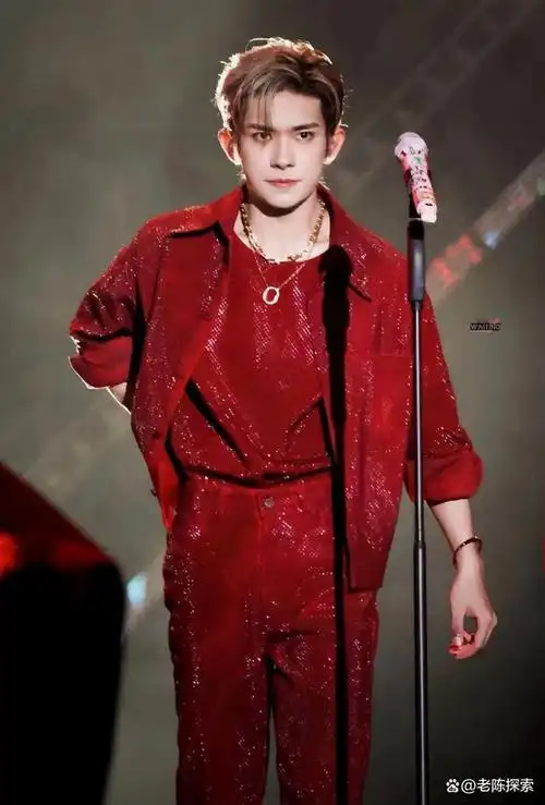 易烊千玺:青春榜样,以梦为马,不负韶华