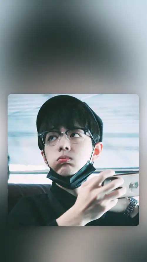 有没有肖战的高清图片,可以当壁纸的那种照片?