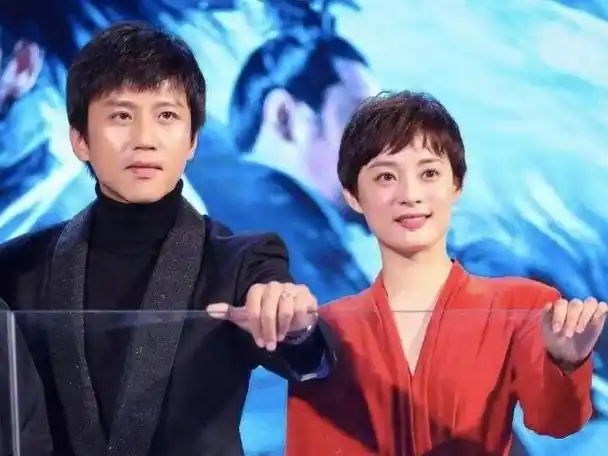 据说在拍摄时,孙俪一直对邓超有着莫名的抵触,无论拍摄时如何亲密,一