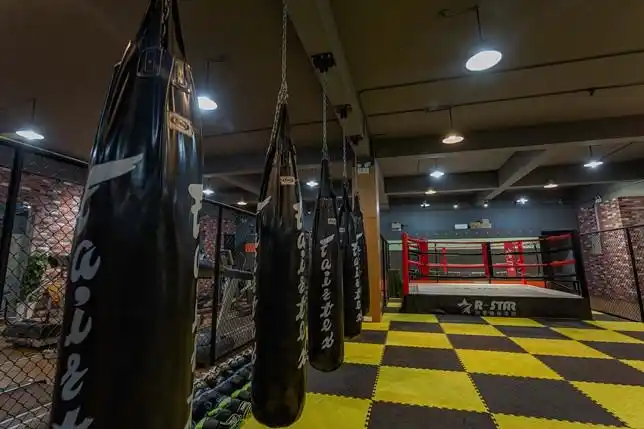 学校环境-健身教练资格证_私人教练培训班_健身教练培训机构_上海锐星