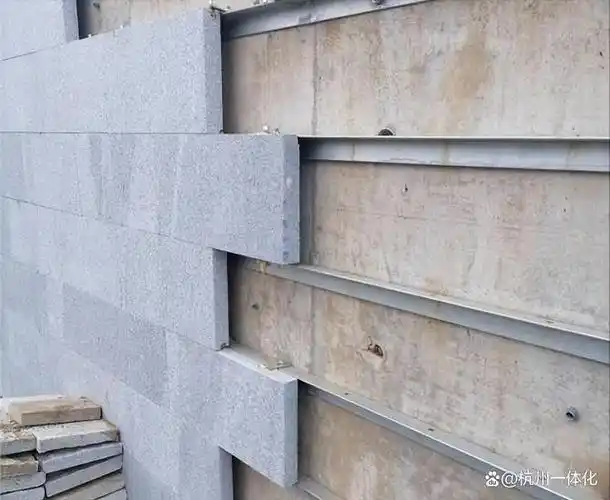 别墅外墙用真石漆,瓷砖,石材干挂效果怎么样?比较下便明白!