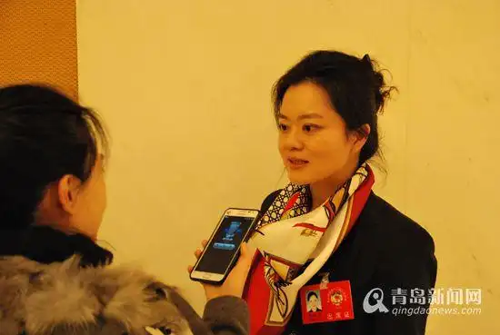 市政协委员,青岛灯塔酿造有限公司副总经理蔡晓丹