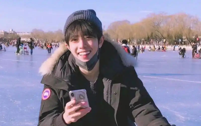 谁会不喜欢爱笑的男孩子呢#肖战 #笑容 #帅哥