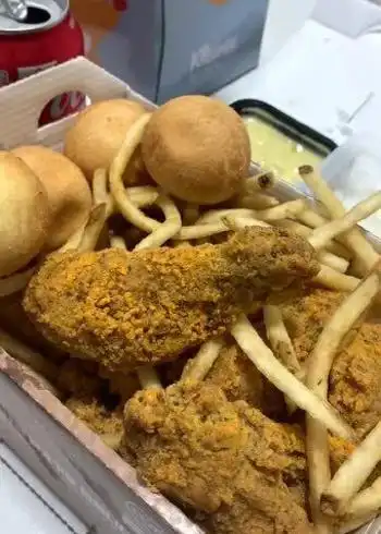 韩国街头美食炸鸡,鸡是人类最好吃的朋友,我承受了这个年纪不该有的