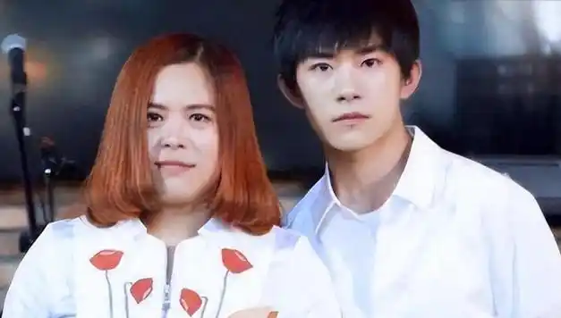 功夫不负有心人,经过多年的刻苦训练,易烊千玺终于在13岁那年迎来了