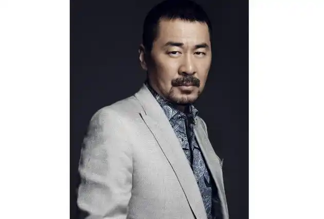 40岁内地男演员排行榜 张嘉译排第一,乔振宇上榜 - 明星