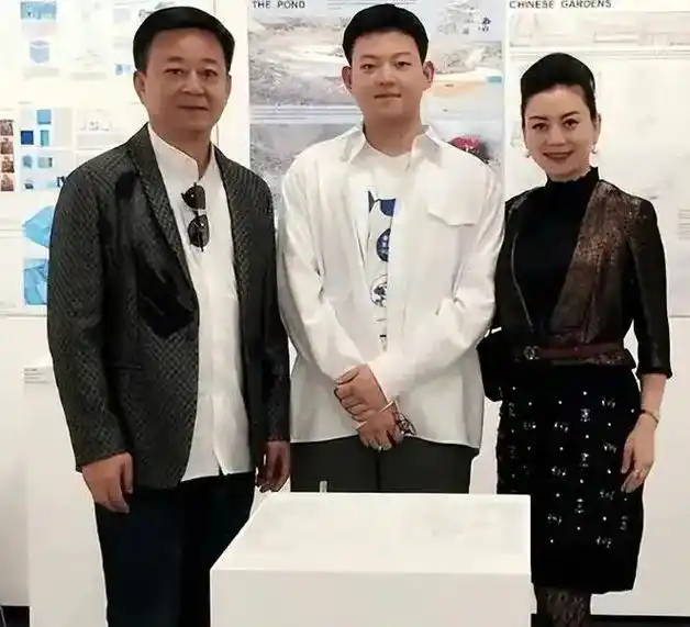 朱军与弦子事件内情曝光!  近日,知情人透露关于知名主持人朱 - 抖音