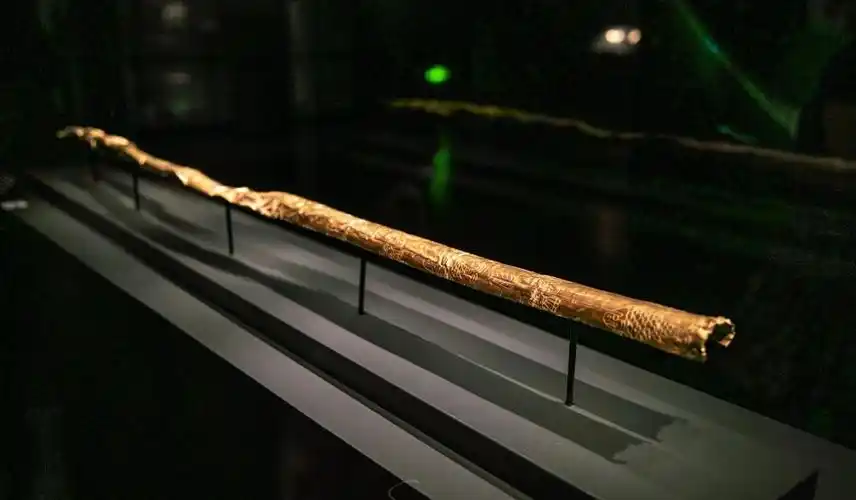 三星堆金杖又是什么?古代巫师的权杖?