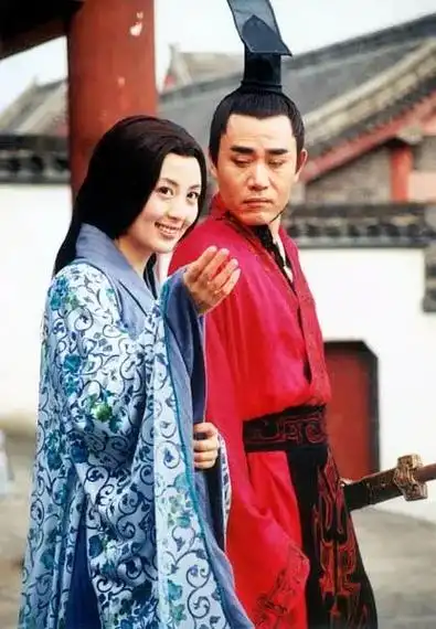 由韩磊,姚贝娜演唱的电视剧《汉武大帝》插曲《千百年后谁还记得谁》