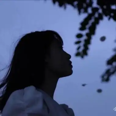 意境女生头像忧伤侧脸高清唯美的头像真人女生侧脸伤感图片