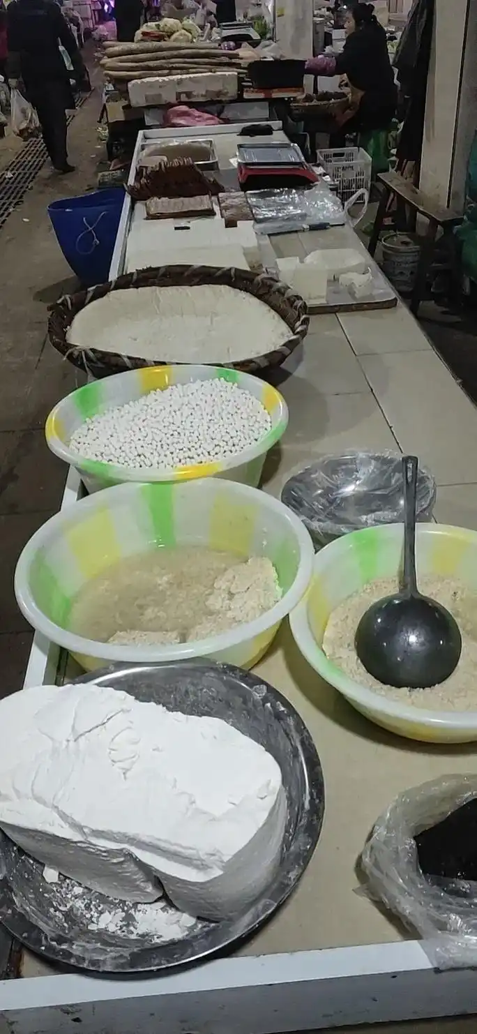 回龙坝农贸市场杨豆腐摊