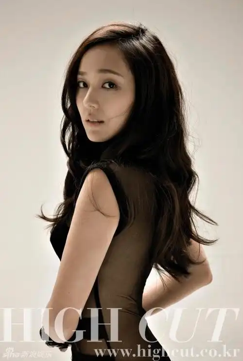 柳真黑色薄纱性感撩人