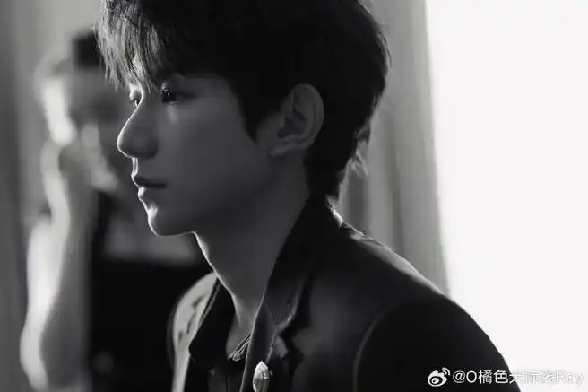 王源超话@tfboys-王源#城市捉迷藏##上海国际电影节##王源