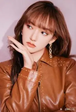 "人间芭比"程潇,因上围丰满傲人被称"奶潇",碾压疯马秀lisa