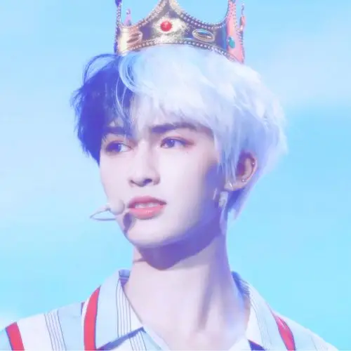 爱豆头像cr.二传注出处 by奇柚咪均自截自调图(朱正廷)