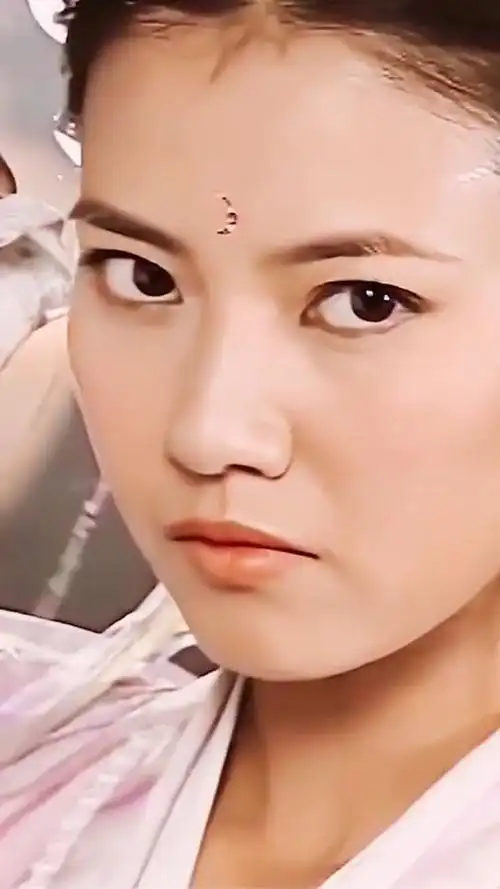 盛世美颜周芷若,秀若兰芝,淡雅脱俗,回忆杀高圆圆@{uid