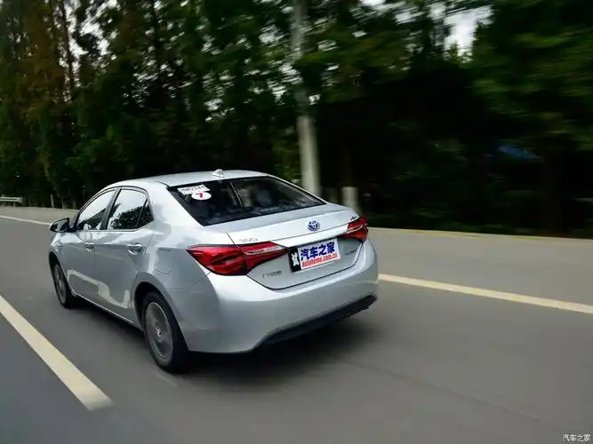 广汽丰田 雷凌 2016款 双擎 1.8h v cvt豪华版