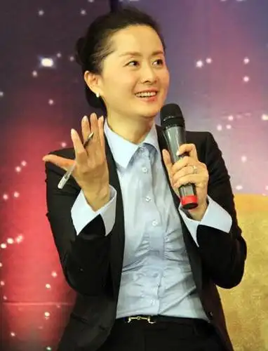 《金土地》记者 1999年至今 中央电视台信息部及财经频道主持人 主持