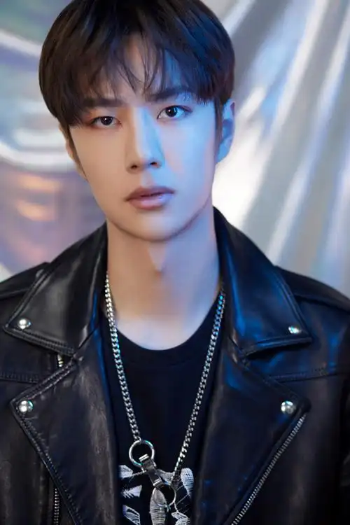 王一博的考古日常#|#王一博#机车酷guy,一起兜风去