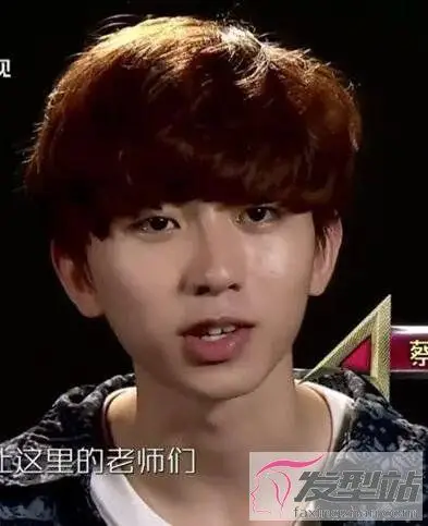 蔡徐坤整容前后照片对比