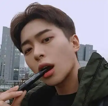 男士中分短发适合什么脸型什么男生适合中分发型