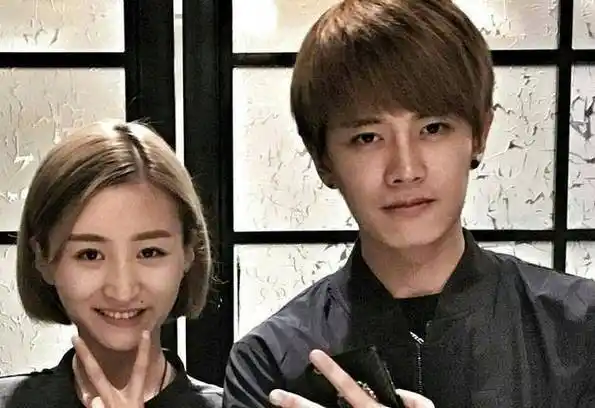 任嘉伦紧接着宣告和聂欢结婚生子,许多迷妹对任嘉伦的英年早婚至今意