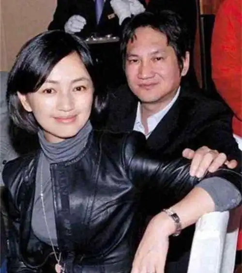 当时费麒就已经是公司的副总裁,地位仅次于王中磊,王中军两兄弟