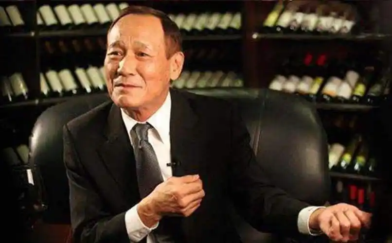 16岁加入14k18岁当狱警23岁手下马仔300人大佬陈惠敏