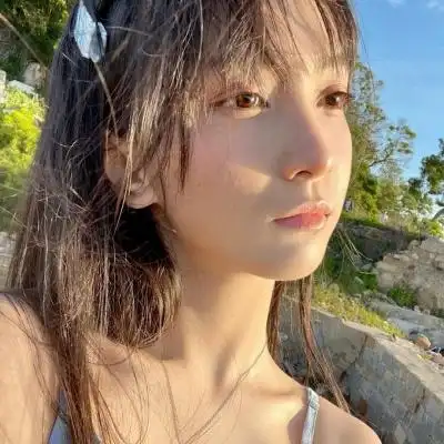 小清新女生头像在无法预知的未来里只要平平安安就好