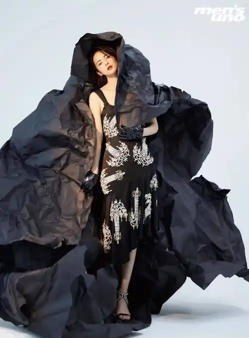 孙安可 "肯定自己"不是件容易的事_角色_李燕_黑色