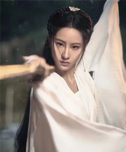 《神雕侠侣》又双叒翻拍了,别急着骂小龙女选角,修图师也有错