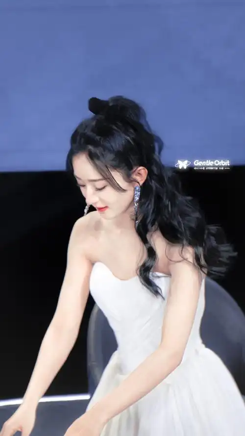 赵丽颖超话▏#赵丽颖纯甄品牌代言人#20210606  ▏纯甄见面会  ▏13p