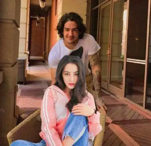 球星帕托示爱迪丽热巴,称她是中国最美女人,这可不是他首次表白