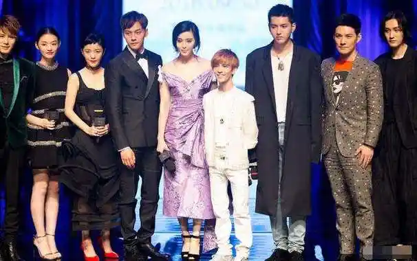 郭敬明身高多少真的是1米55更让人关注的是最后一张