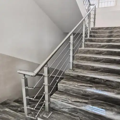 不锈钢楼梯扶手 不锈钢护栏 不锈钢栏杆 不锈钢玻璃护栏 阳台护栏