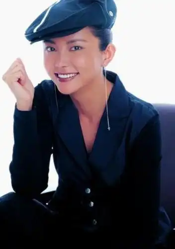 黄晓明初恋,25岁出道红遍全国,仅33岁却因病昏迷16天后去世穿着婚纱