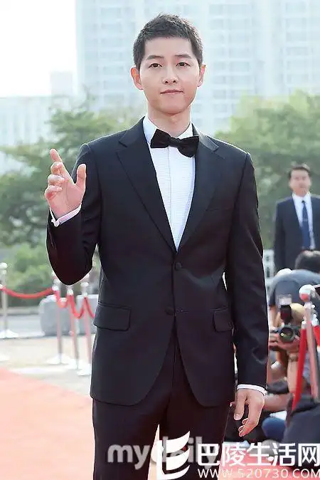 宋仲基平头气质不减 夺视帝最想宋慧乔 / 比乐族