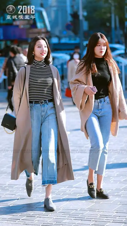 街拍:精致的女人总是让人更加着迷