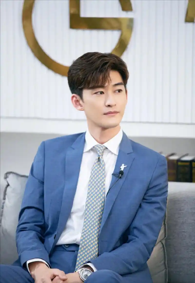 张翰方回应新恋情#近日,有八卦媒体拍到张翰和一女子一起聚餐后梢夜