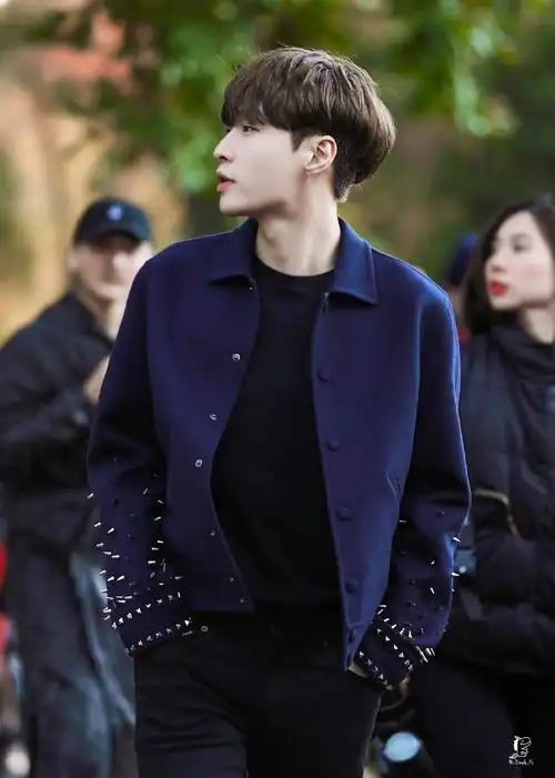 爱豆可爱到冒泡的后脑勺##张艺兴我是唱作人2