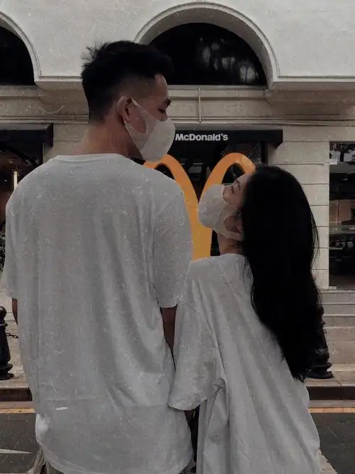 155180身高差情侣拍照电影感