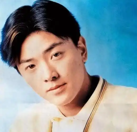 回归10位香港男明星年轻帅照:颜值吊打如今小鲜肉