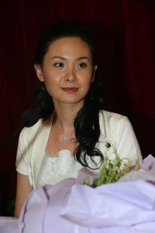 演员谢兰:父母残疾弟弟年幼,无奈担起养家重担,39岁人生圆满