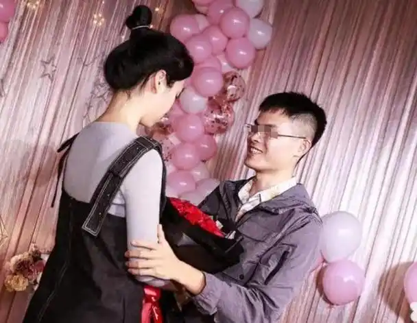 "徐良,你能不能不去?"我望着徐良的眼睛,心里抱有一丝期望.