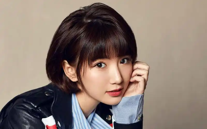 毛晓彤最新写真桌面壁纸