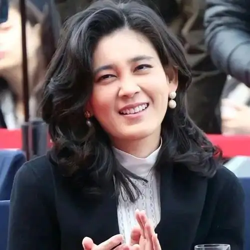 不是演员或偶像,但李富真-三星的长公主每次露面都会引起注意