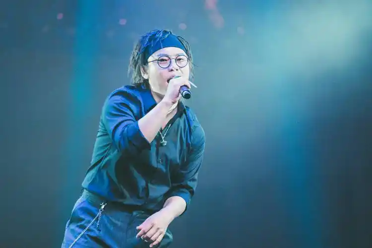 歌手李琦亮相江苏"好声音"海选巅峰之夜 助力新学员们"美梦成真"