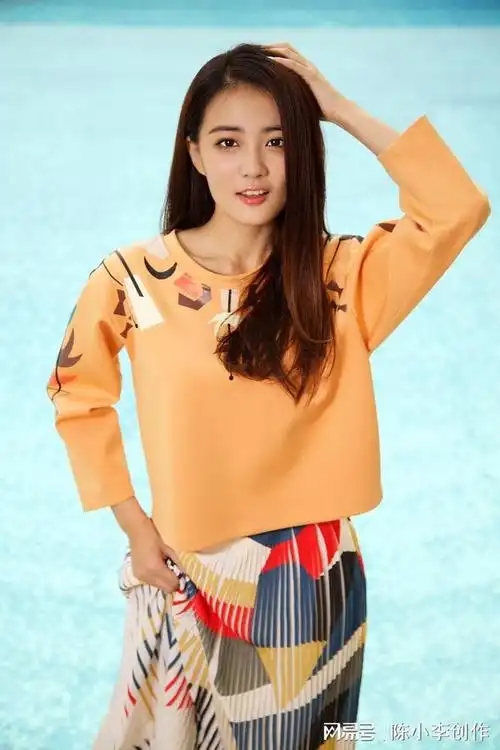 徐璐性感写真绝美的容貌高挑的身材